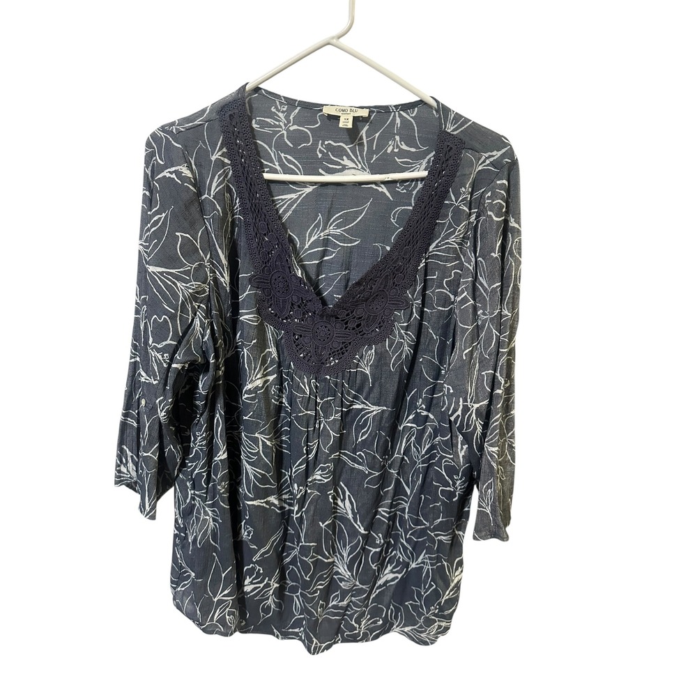 Como Blu Womens 1X Floral Print Top Crochet V Neck Roll Tab‎ Sleeve Blouse